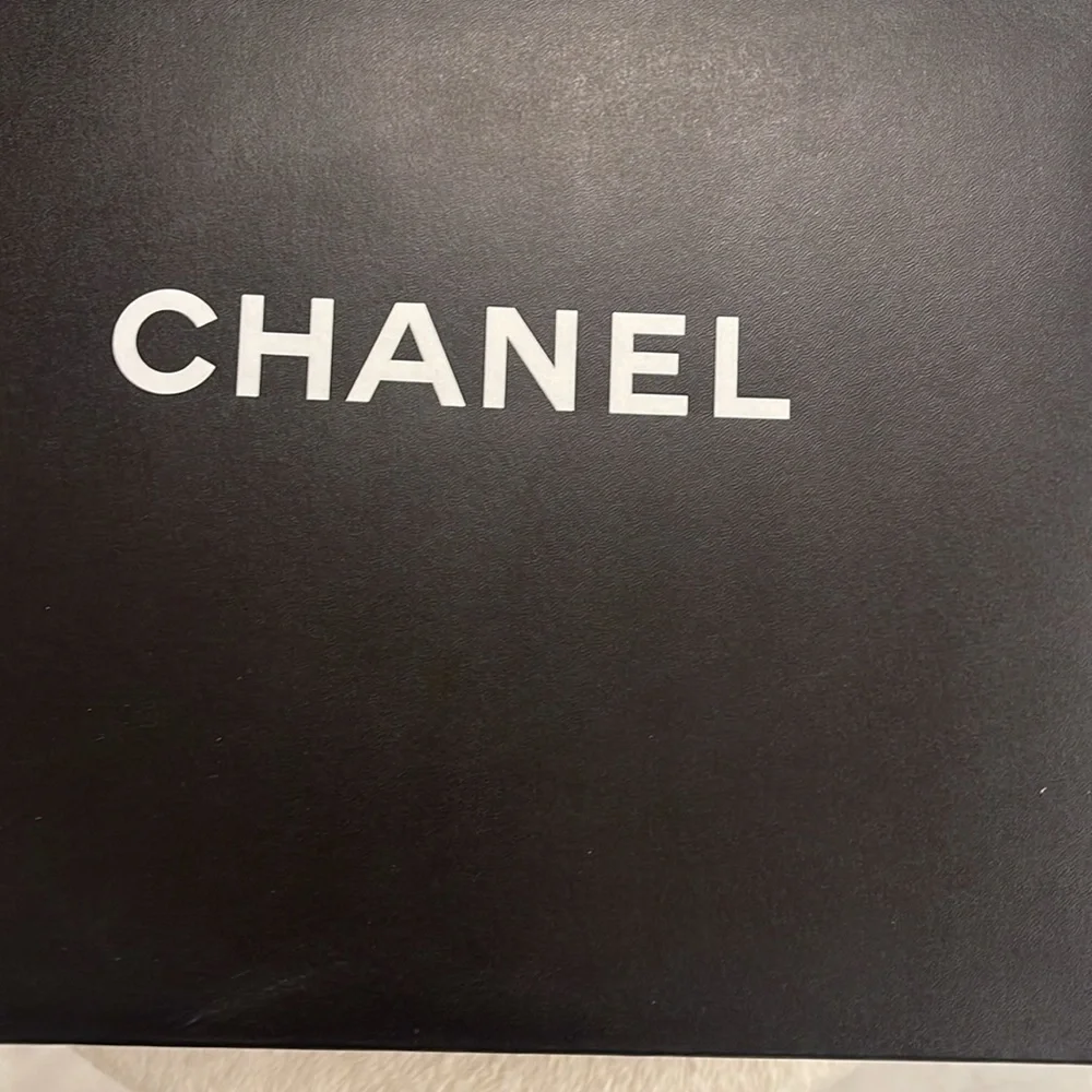 Chanel Grande Tote bag- black with silver hardware - Picture 8 of 12